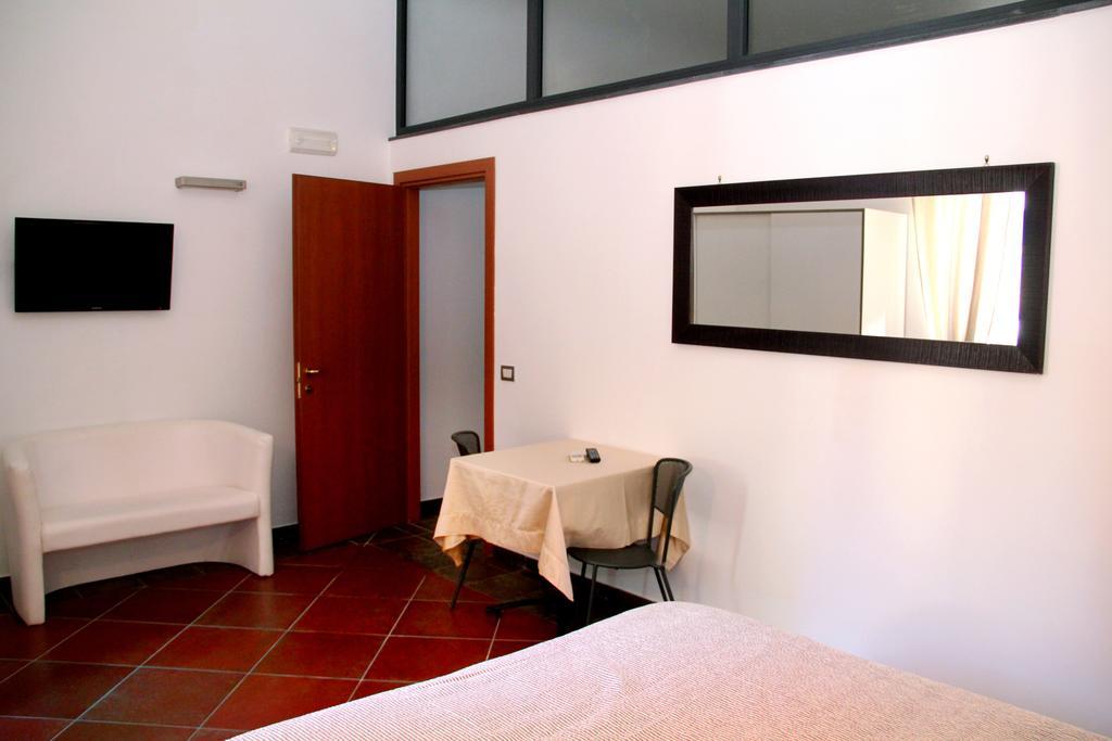 يوتْسْوولْ B&B Darsena الغرفة الصورة
